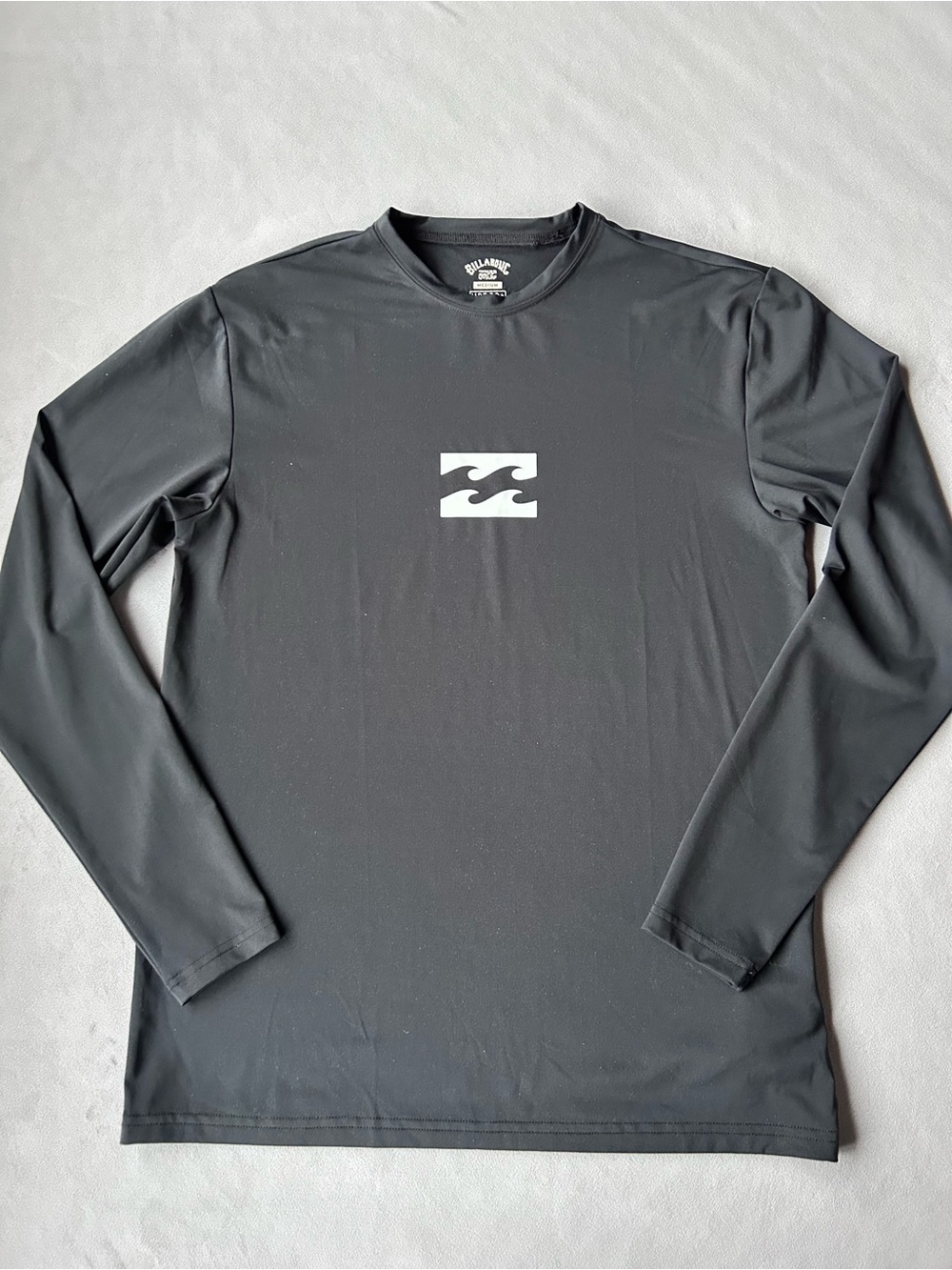 Billabong ~ Long Sleeve Rash Guard ~ Black ~ Men’s Size Medium